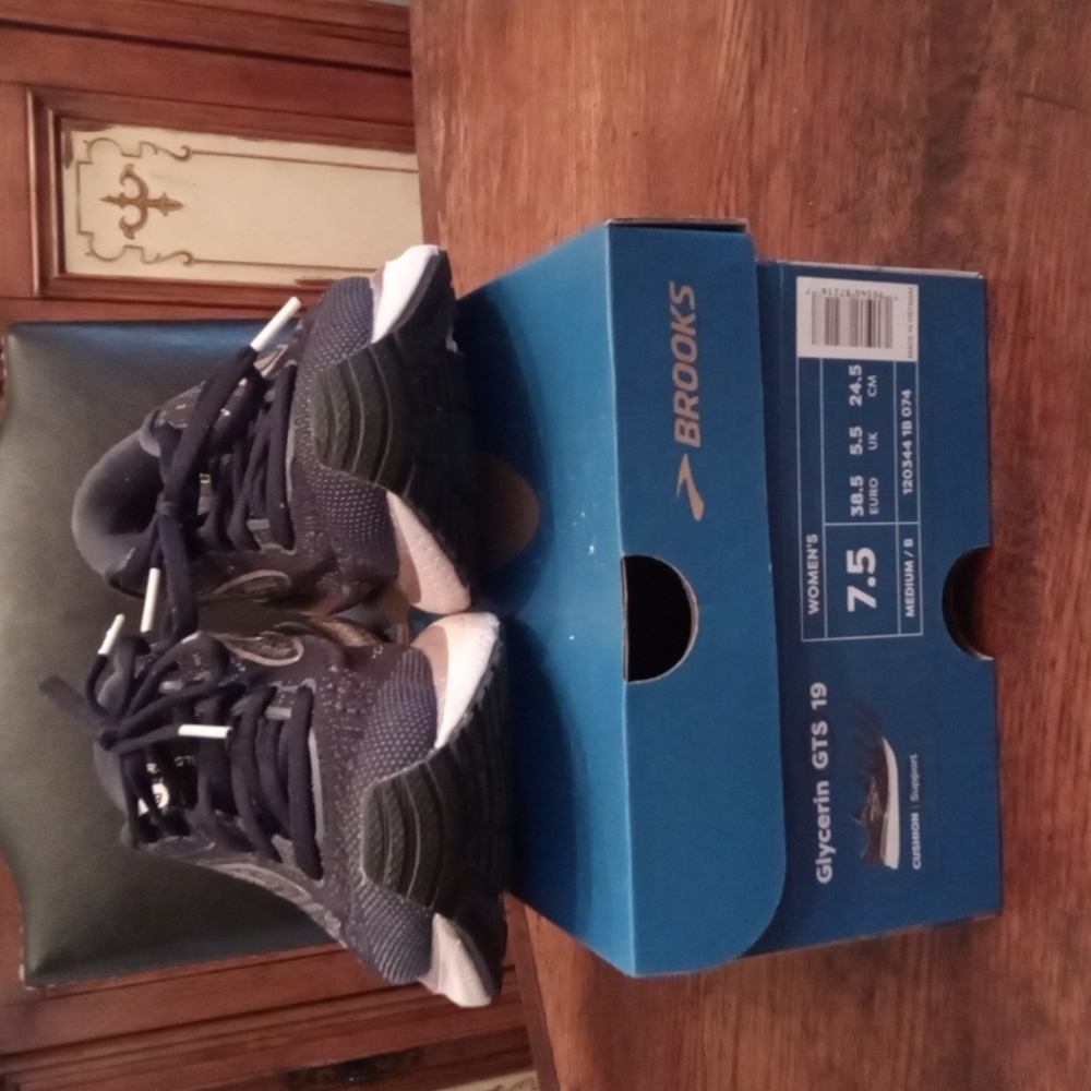 Womens Brooks Glycerin GTS 19 (Size 7.5)